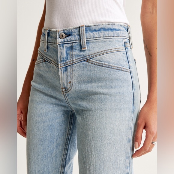 Abercrombie & Fitch Mid Rise 90s Straight Jeans - Picture 3 of 8